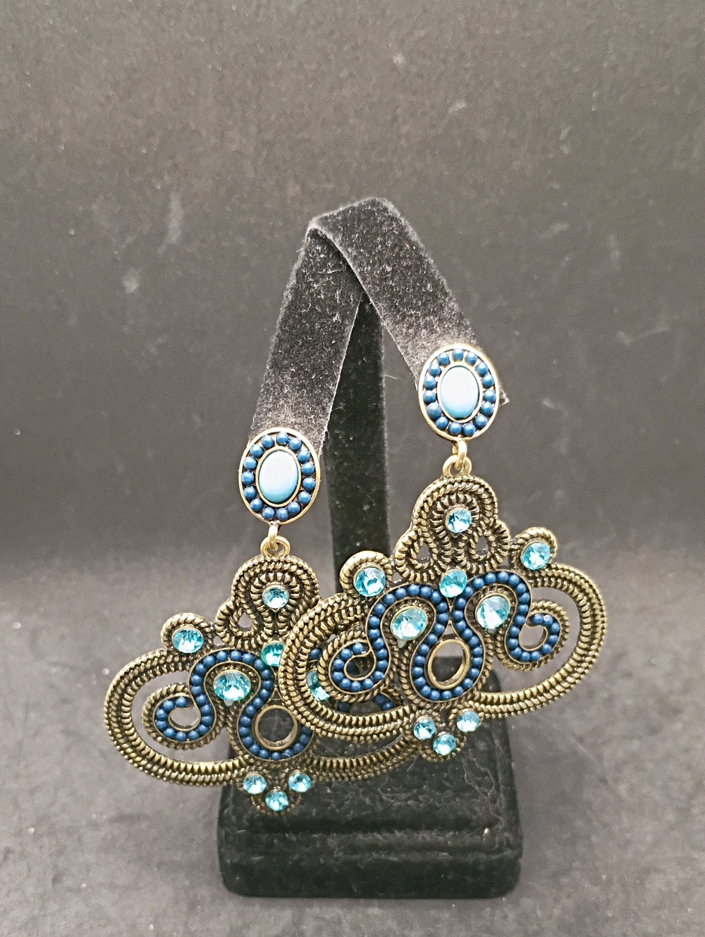Vintage-Style Turquoise Crystal Drop Earrings
